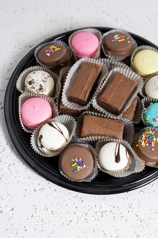 Oreo, Macaron & Brownie Tray