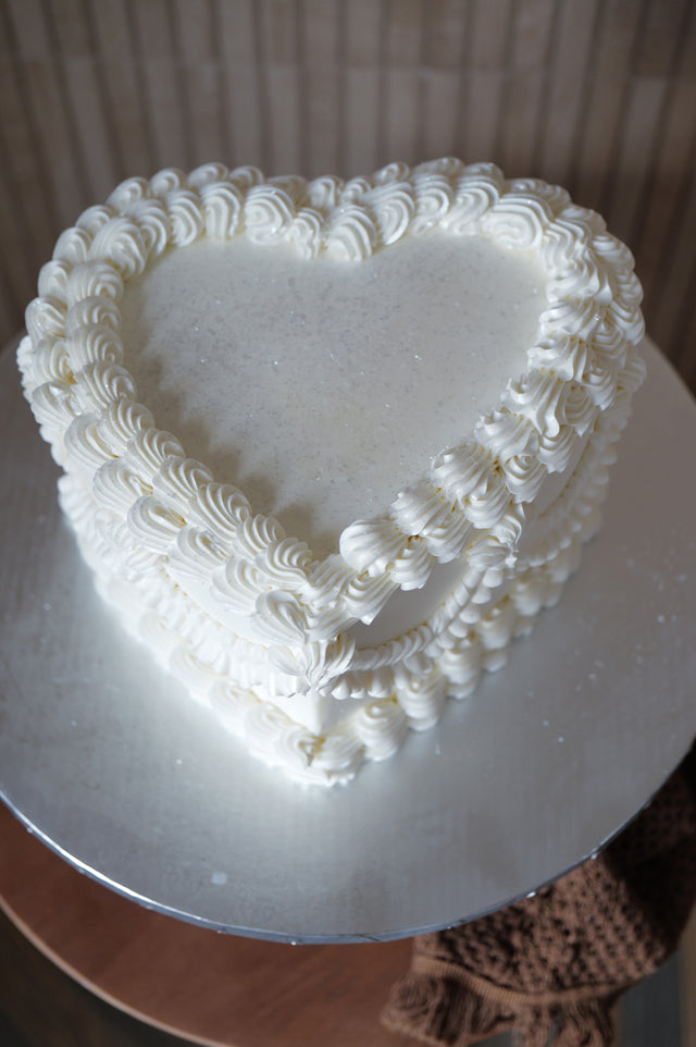Online Cake Order - Traditional Heart #414Featured