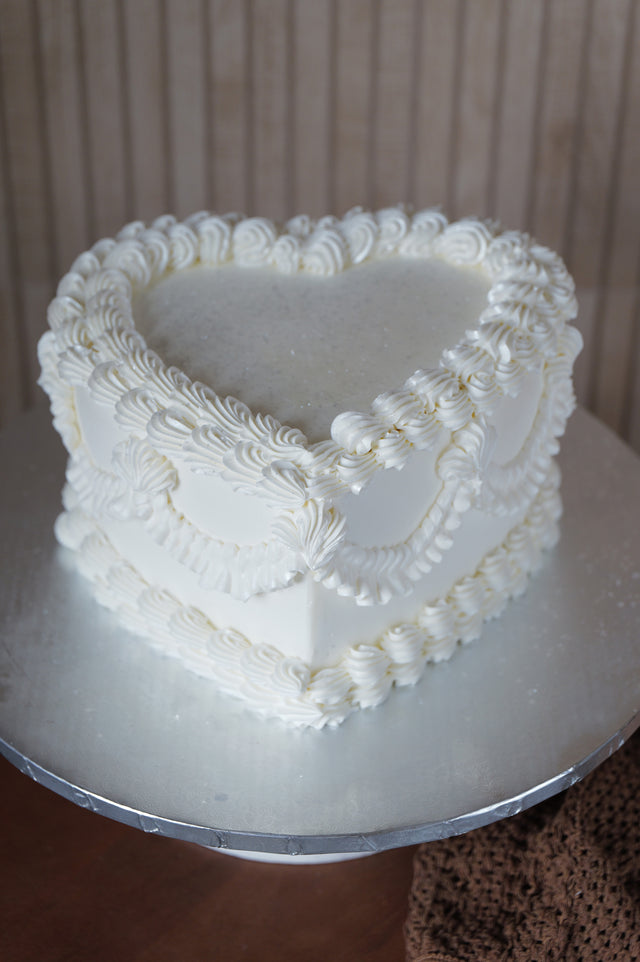 Online Cake Order - Traditional Heart #414Featured
