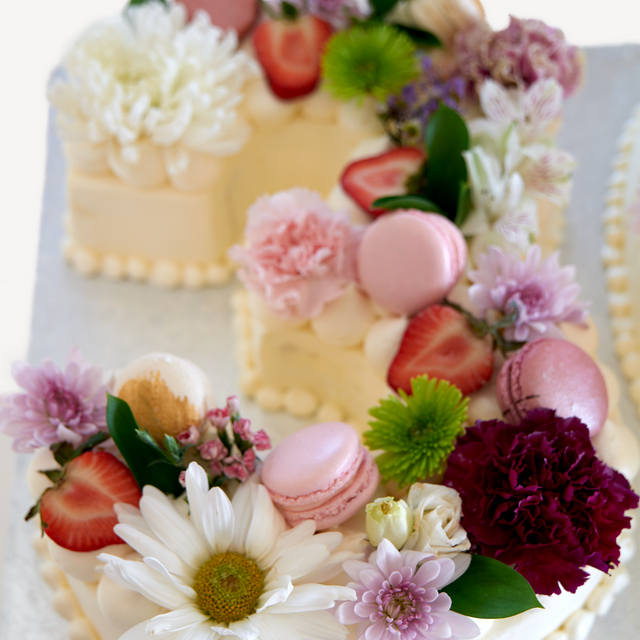 Online Cake Order - Flower Number Cake #256Milestone