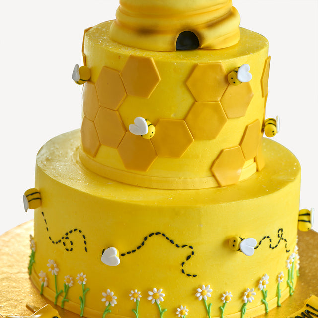 Honey Bee Cake / Gender Reveal Cake / How To Make Honey Bee Theme Fondant  Toppers - YouTube